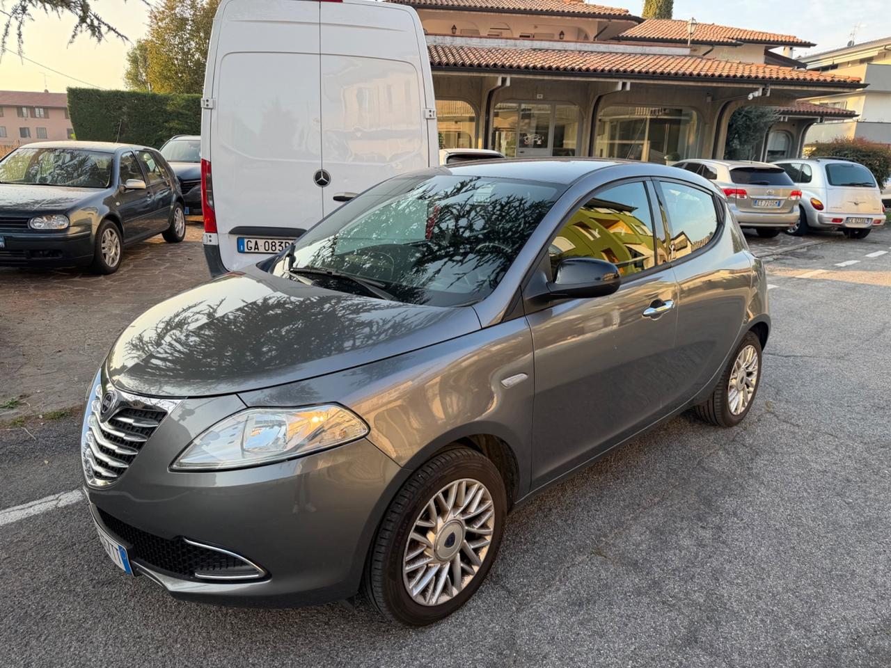 Lancia Ypsilon 1.2 69 CV 5 porte Gold