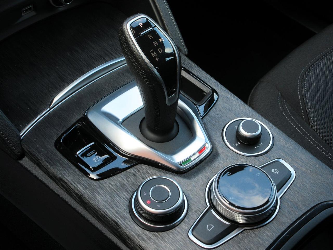 Alfa Romeo Stelvio 2.2 t Super rwd 160cv auto