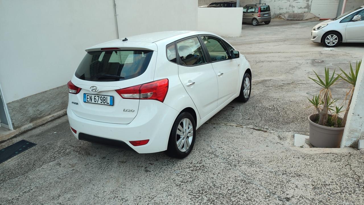 Hyundai iX20 1.4 90 CV APP MODE