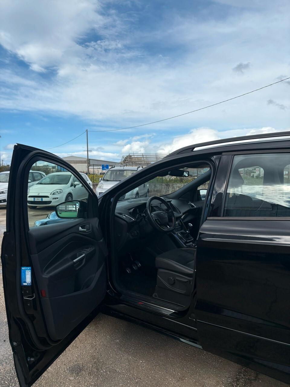 Ford Kuga 2.0 TDCI 120 CV S&S 2WD ST-Line