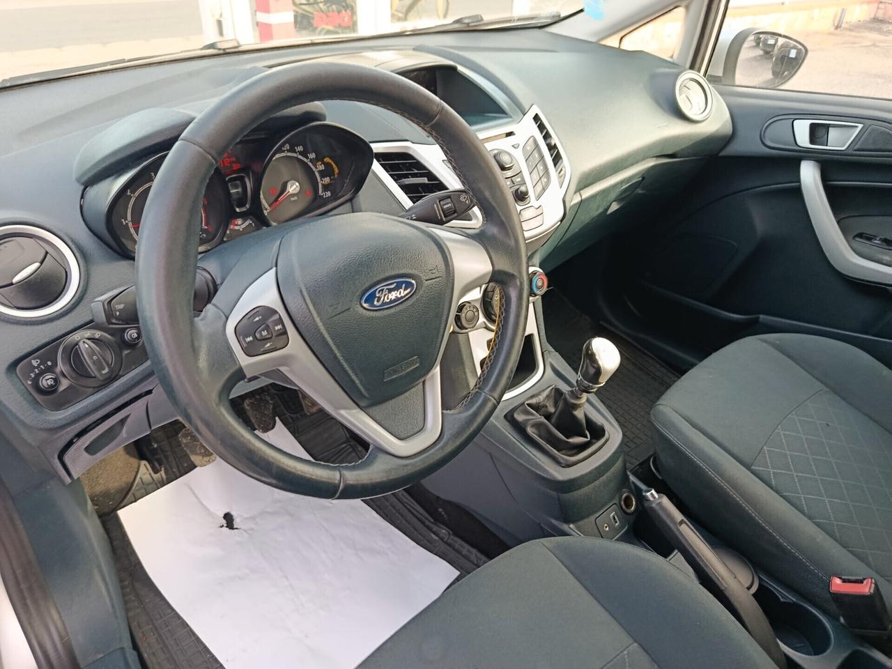 Ford Fiesta 1.4 TDCi 70CV 5p. Titanium