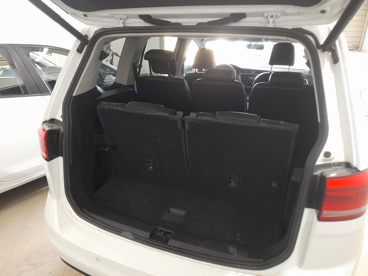 Volkswagen Touran 2.0 TDI 7 POSTI