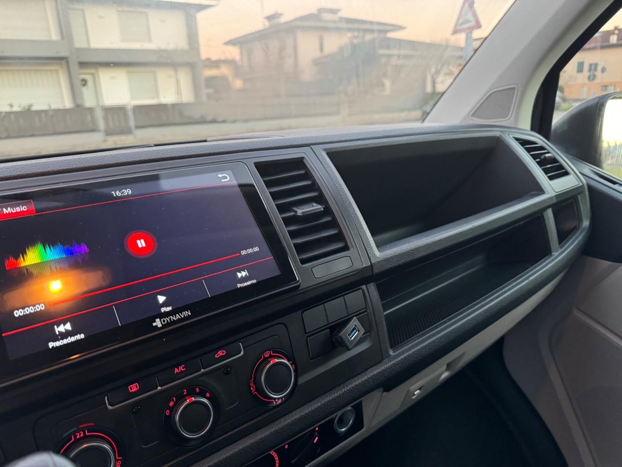 Volkswagen Transporter 2.0 TDI 150CV DSG PC Kombi