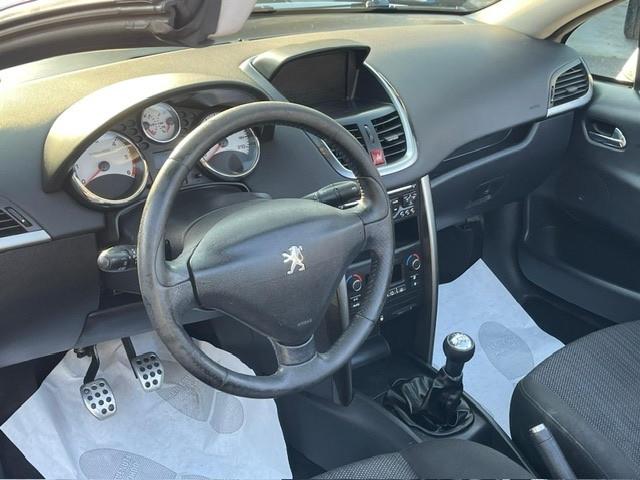 Peugeot 207 1.6 8V HDi 112CV CC Féline