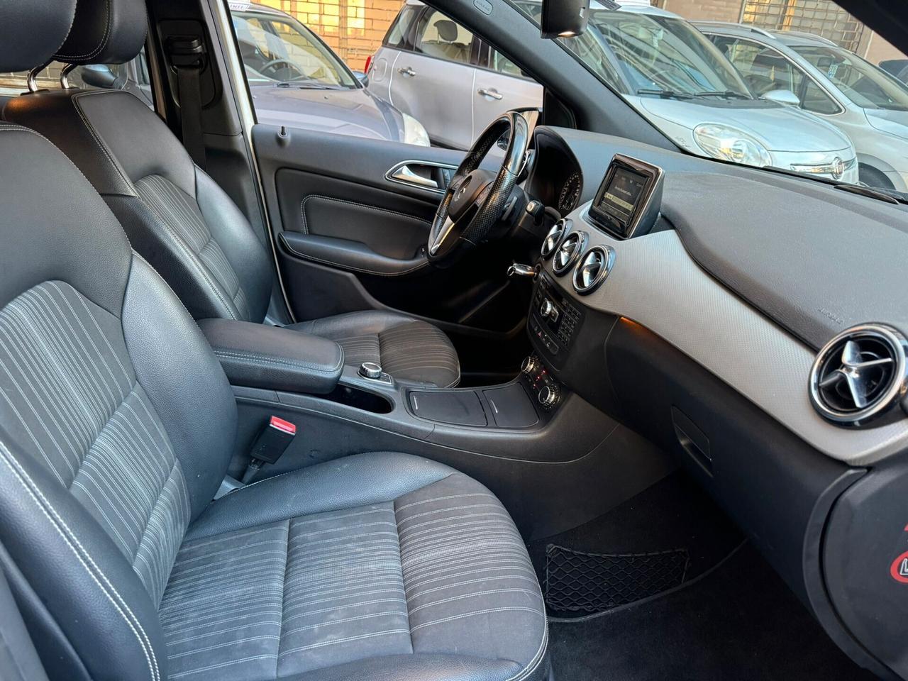 Mercedes-benz B 200 B 220 CDI Automatic Premium