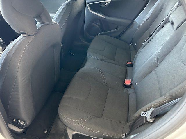 VOLVO V40 Cross Country D2 1.6 Momentum