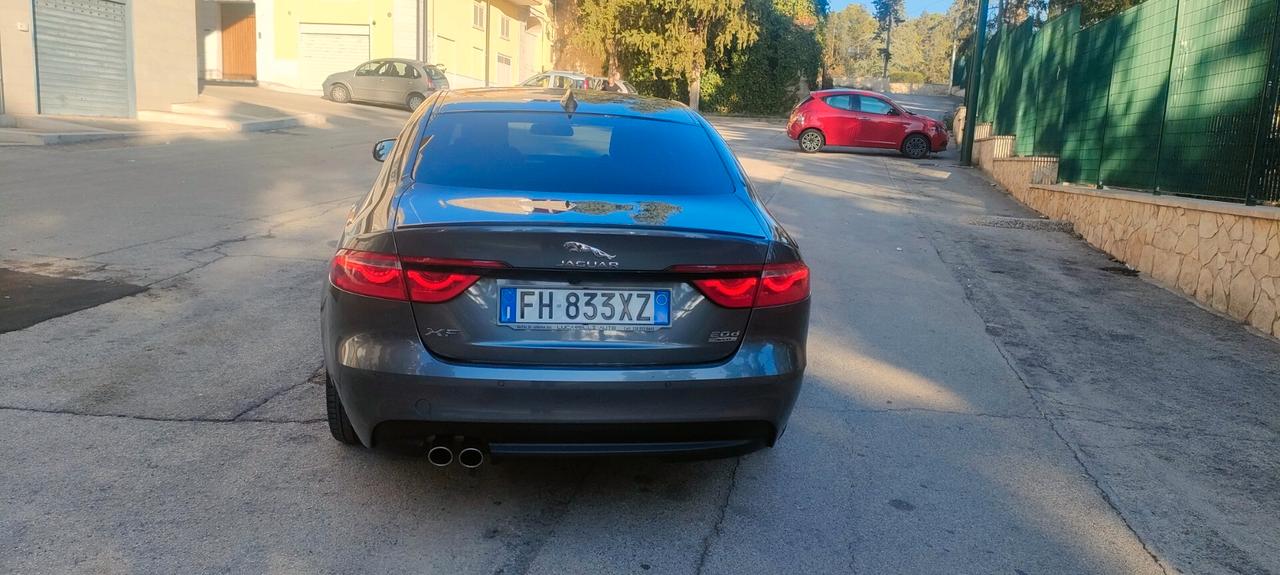 Jaguar XF 2.0 D 180 CV R-Sport