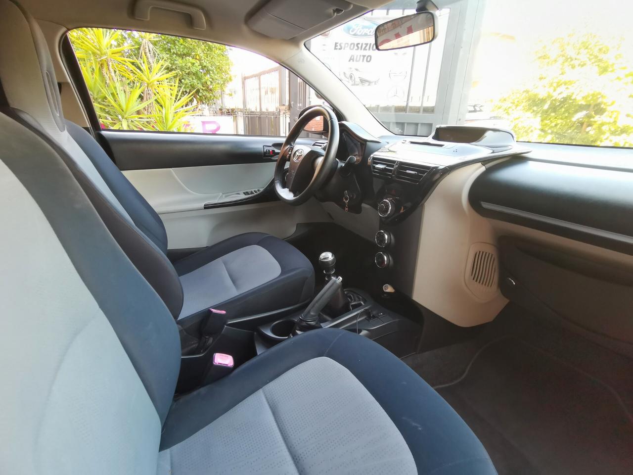 Toyota iQ 1.0 Active