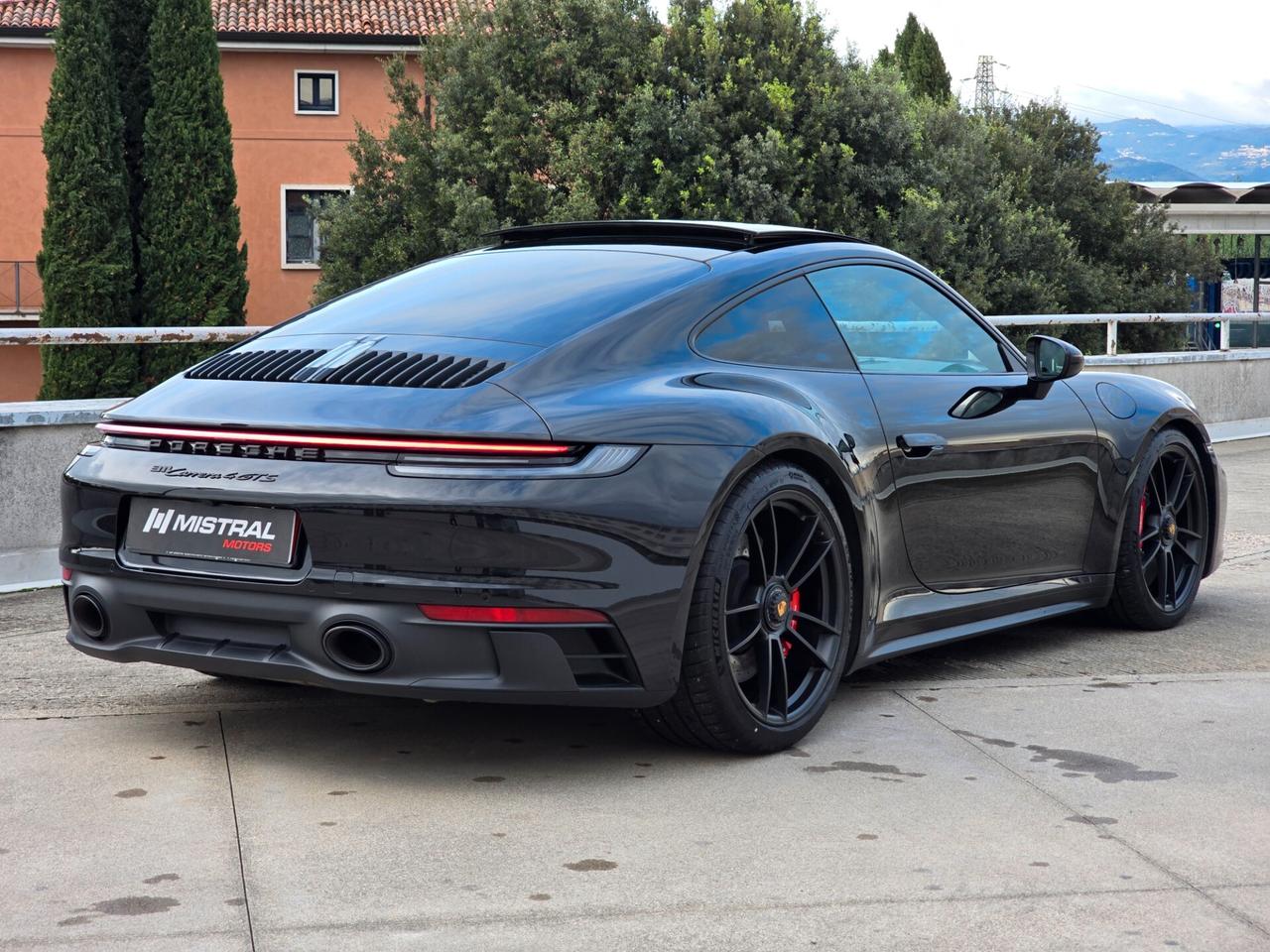 Porsche 992 Carrera 4 GTS Matrix, BOSE, Tetto