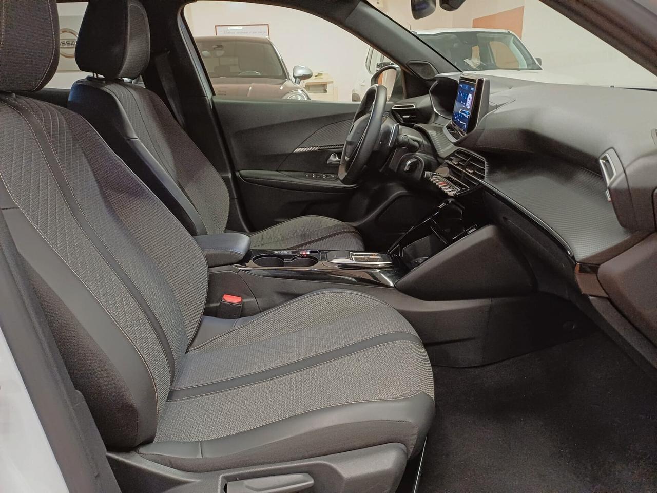 Peugeot 2008 BlueHDi 130 S&S EAT8 Allure