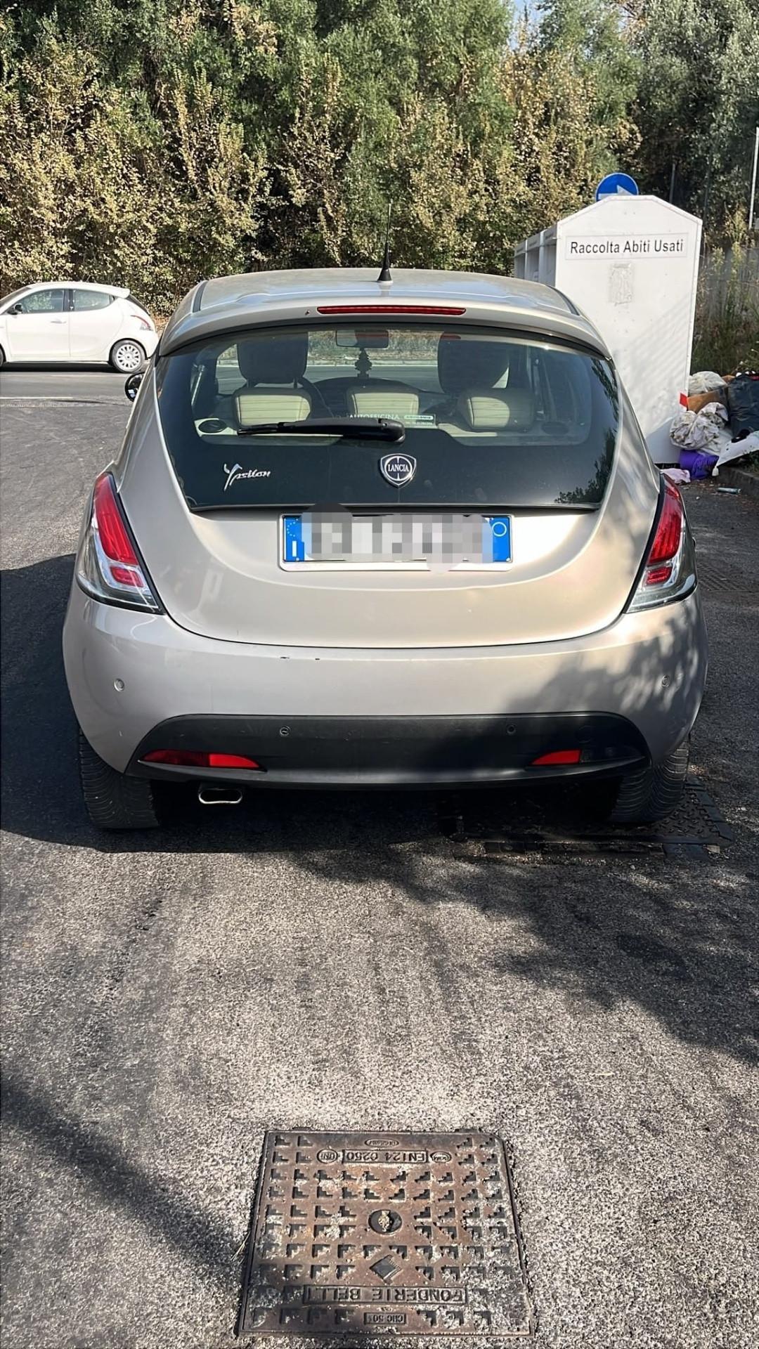 Lancia Ypsilon 0.9 TwinAir 85 CV 5 porte S&S DFN Platinum Cambio Automatico