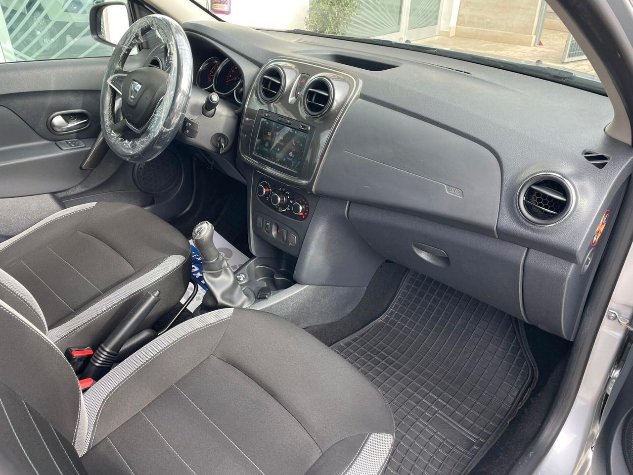 Dacia Sandero Stepway 1.0 TCe 100CV ECO-G 15th Anniversary