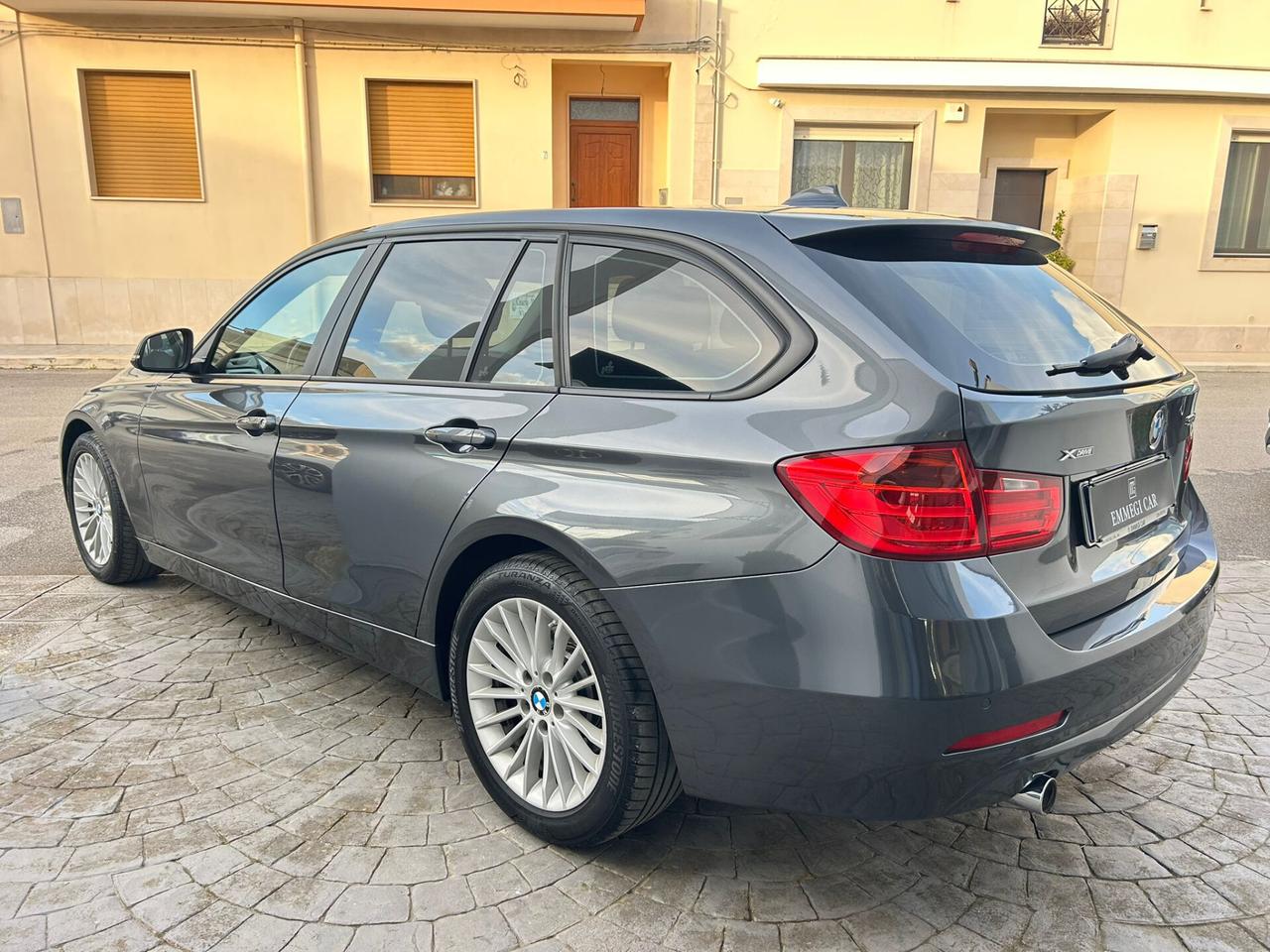 Bmw 318d 2.0 143Cv TOURING XDRIVE NAVI-2015