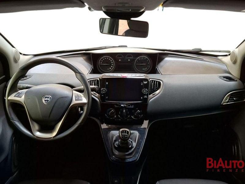Lancia Ypsilon Ypsilon 1.0 firefly hybrid Gold s&s 70cv