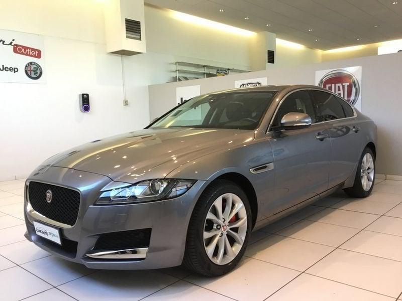 Jaguar XF 2.0 D 180 CV Prestige