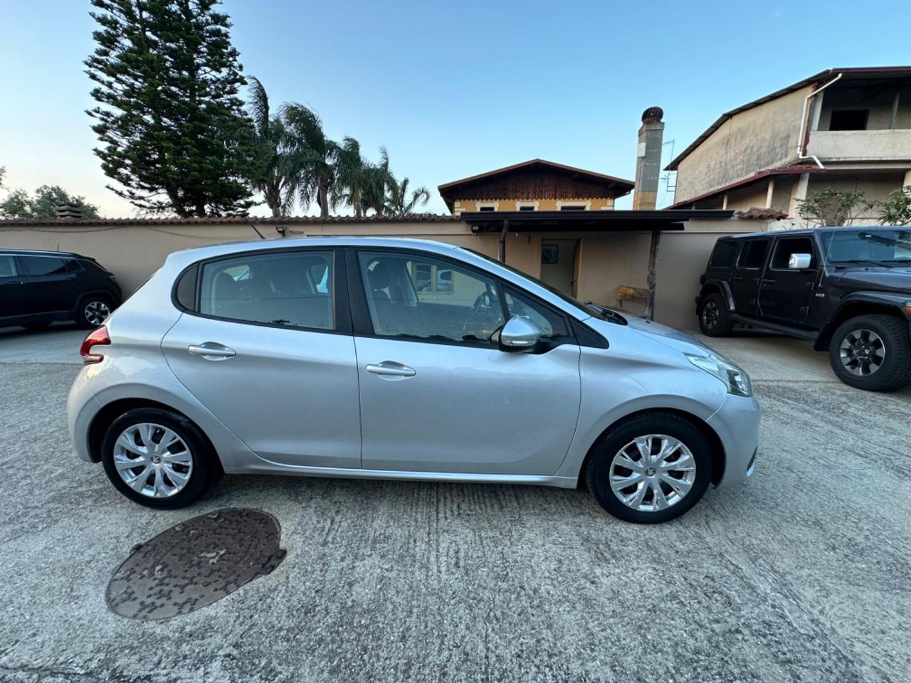 Peugeot 208 BlueHDi 75 5 porte Allure