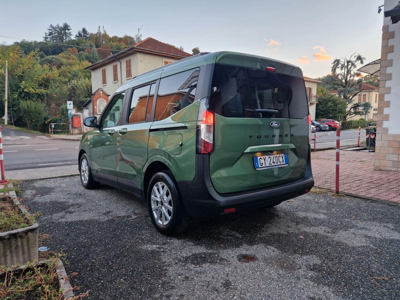 Ford Tourneo Courier 1.0 125CV "46.400 km" Carplay, Telecamera, Sensori