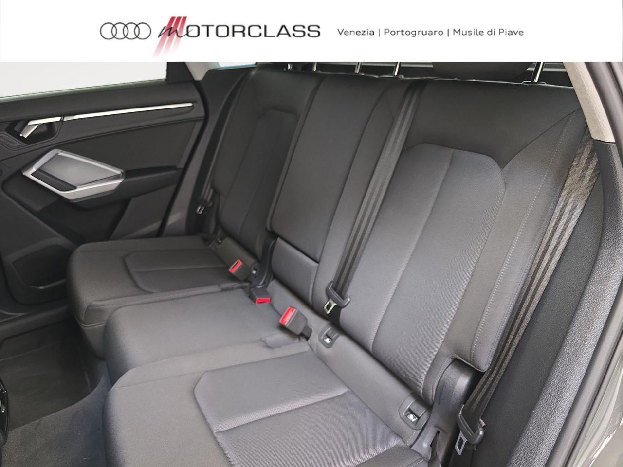 Audi Q3 35 2.0 tdi business advanced