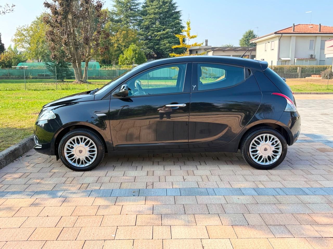 Lancia Ypsilon 1.2 69 CV 5 porte Platinum