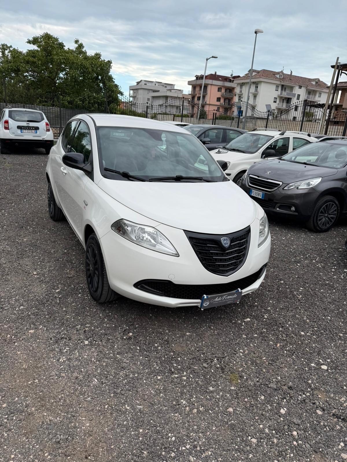 Lancia Ypsilon 0.9 TwinAir 85 CV 5 porte Metano Ecochic Gold