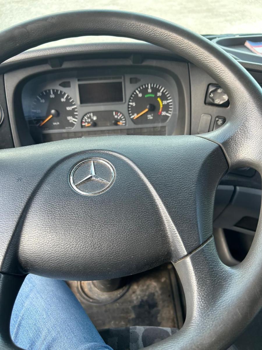 MERCEDES-BENZ ATEGO 818