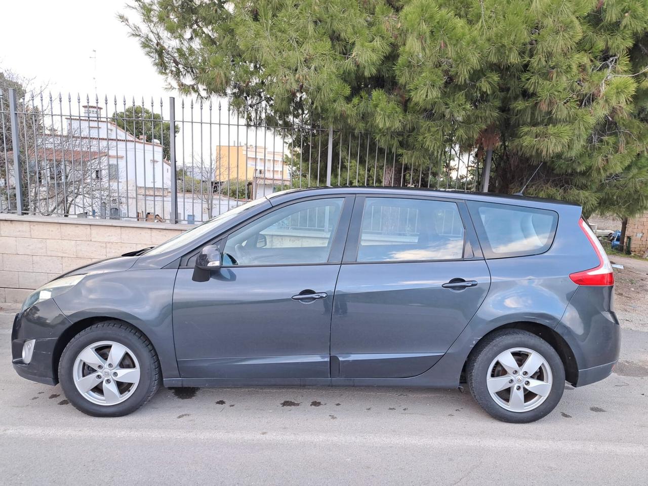 Renault Scenic Scénic X-Mod 1.6 dCi 130CV Luxe- 7 POSTI