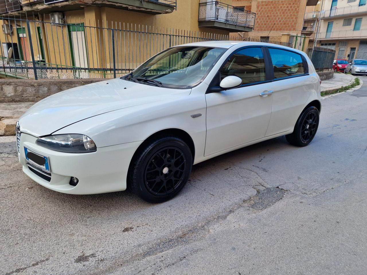 Alfa Romeo 147 1.9 JTD M-JET 16V 5 porte Dist.