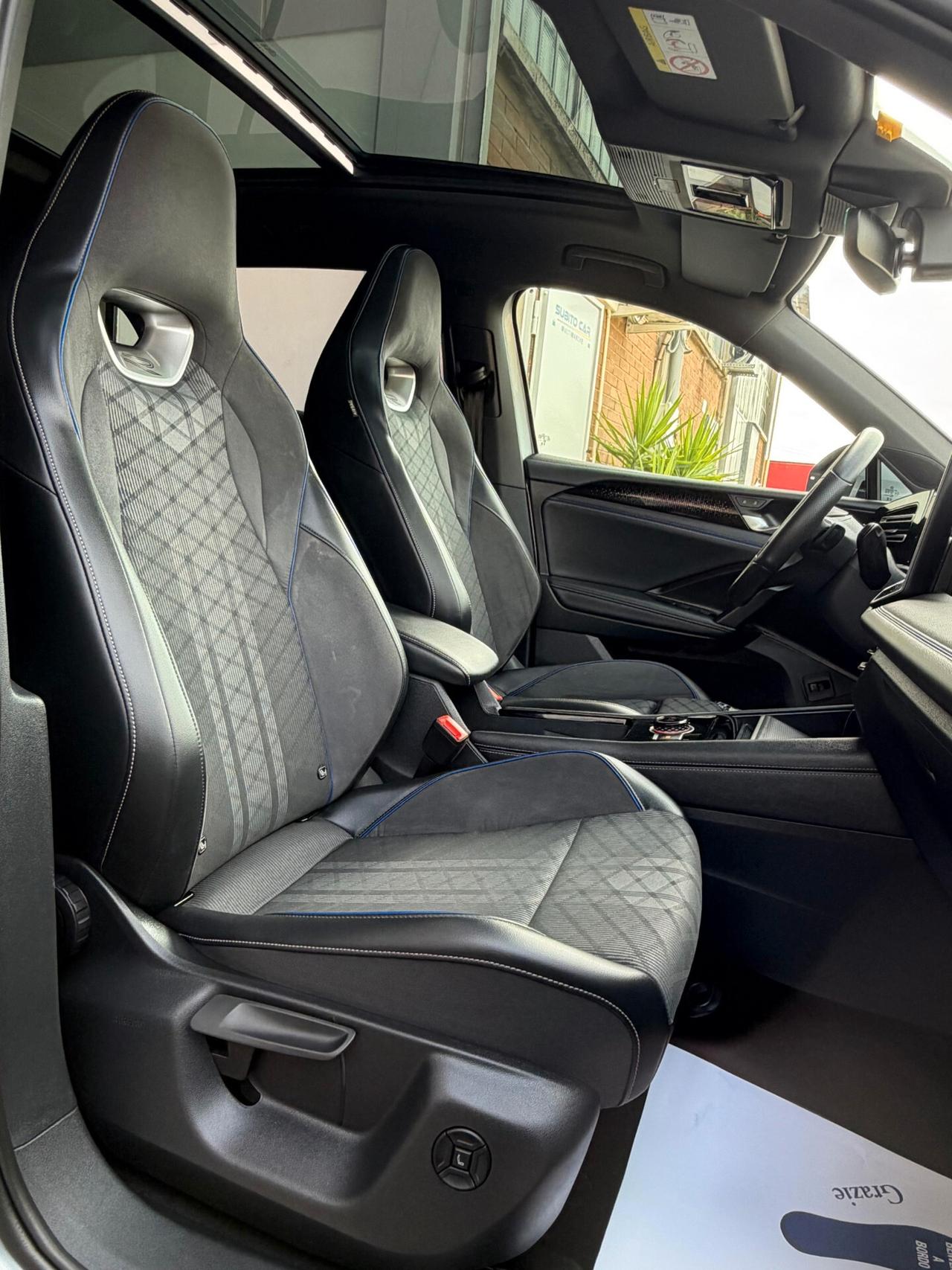 Volkswagen Tiguan 2.0 TDI 150 CV DSG R-Line Plus tetto apribile