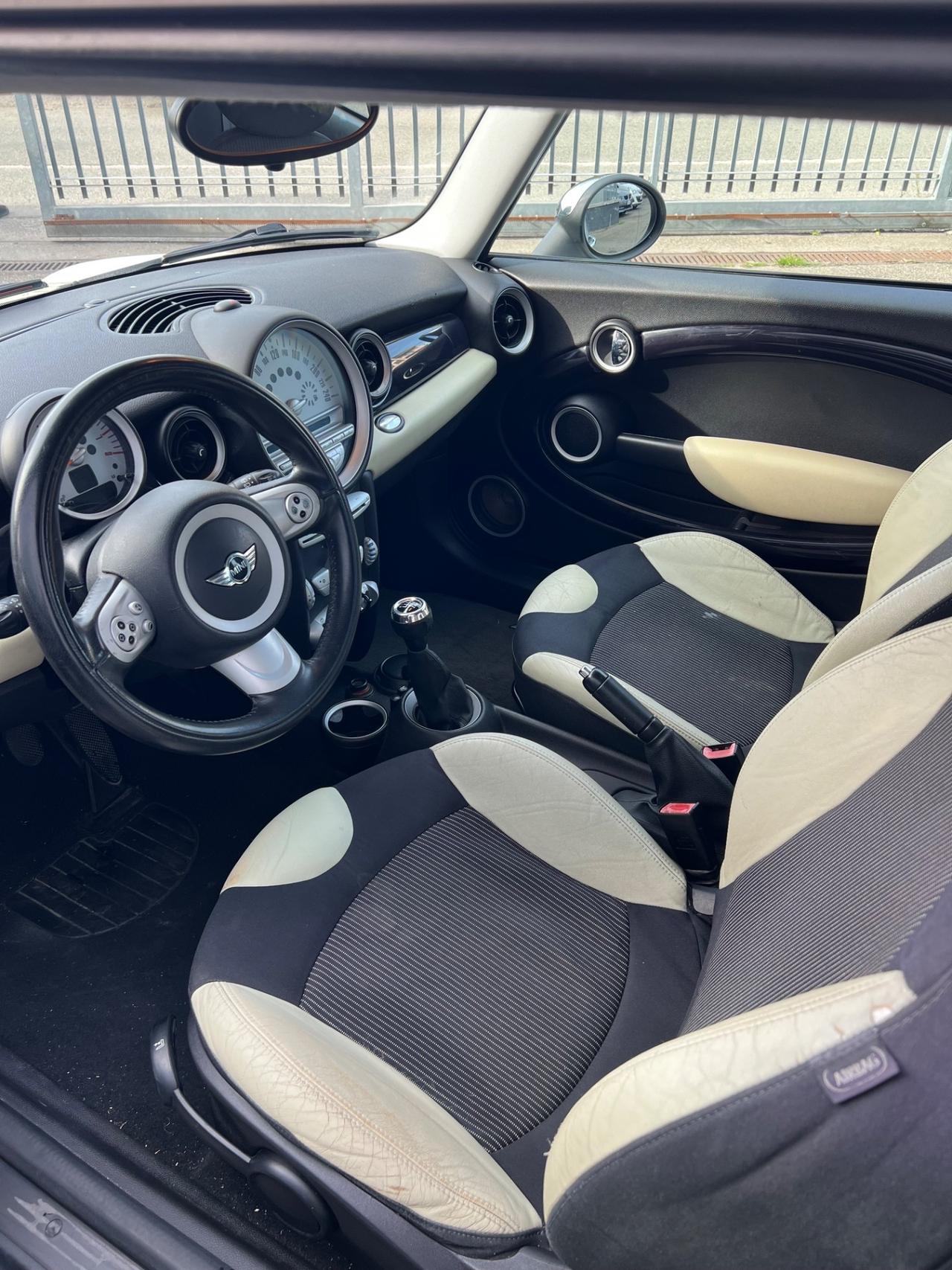 Mini 1.4 16V One Chili