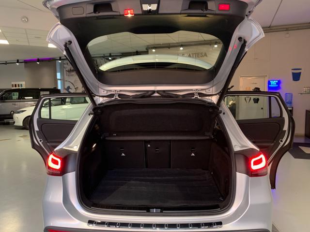 MERCEDES-BENZ GLA 200 Automatic Premium