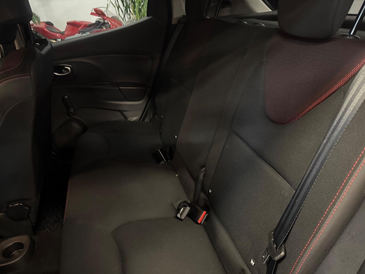 Renault Clio 1.2 75CV METANO 5 porte black look