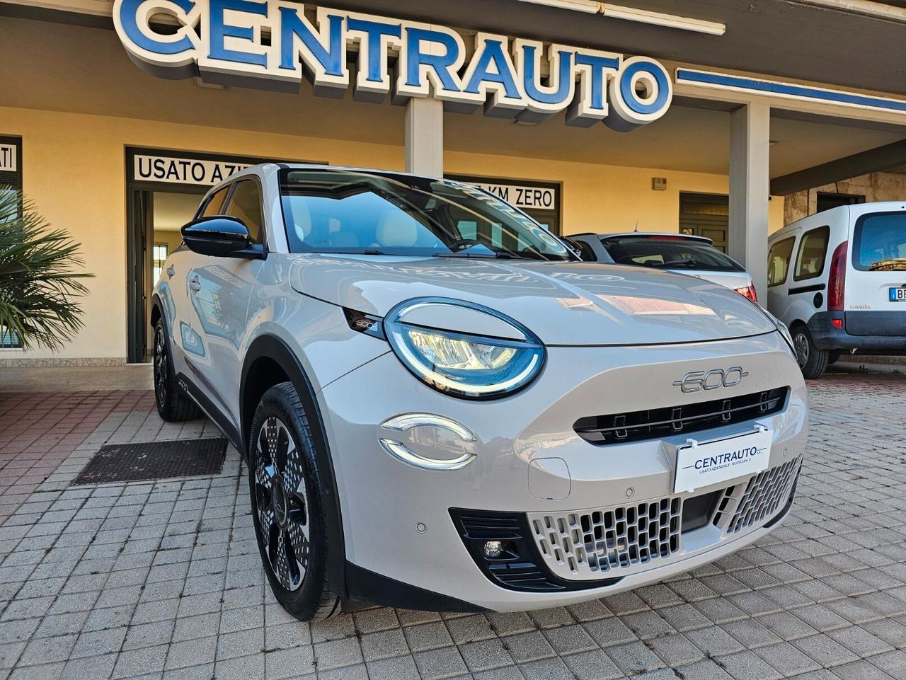 Fiat 600 Hybrid 110 CV DCT MHEV La Prima