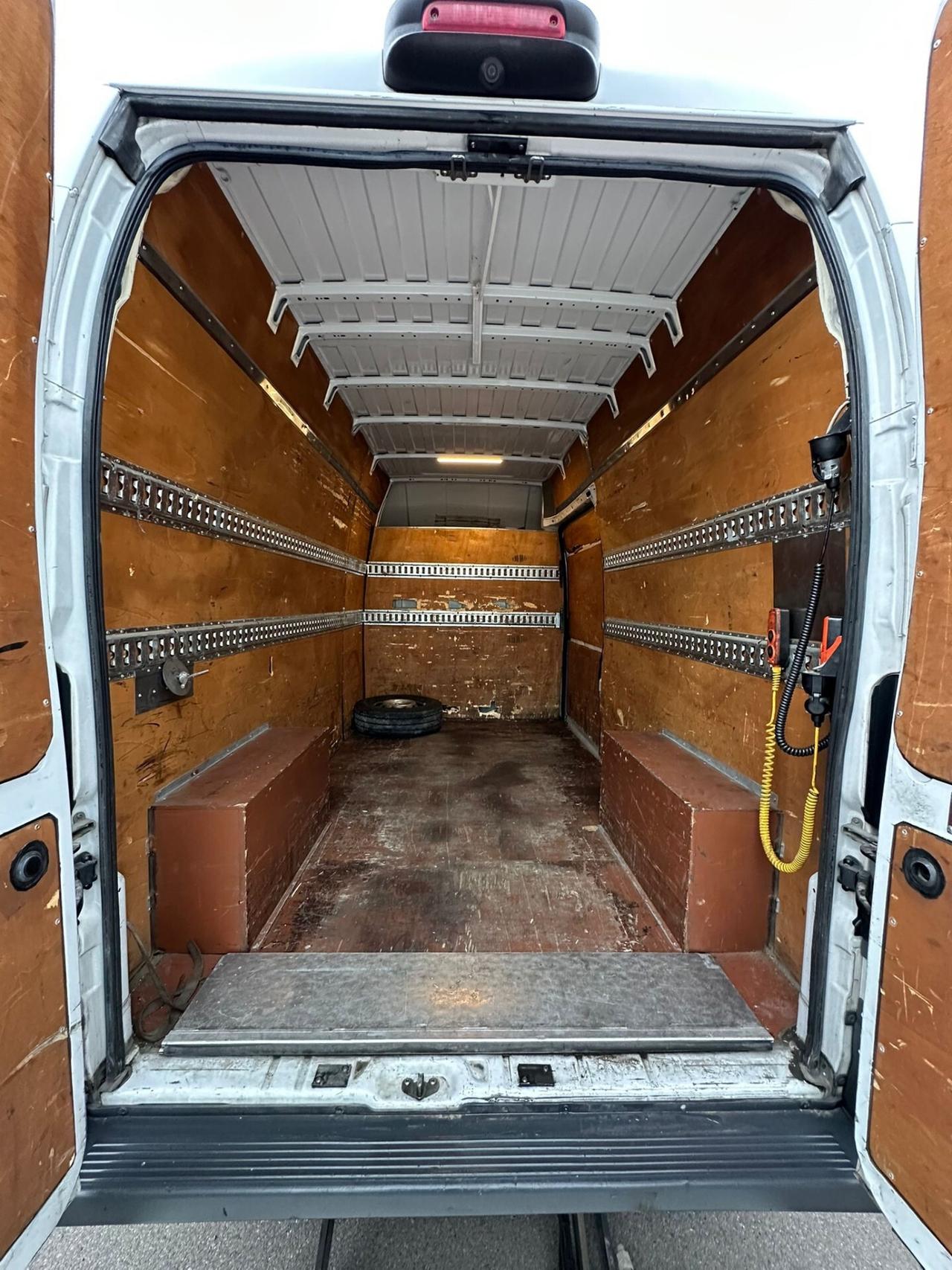 Fiat ducato con pedana caricatrice