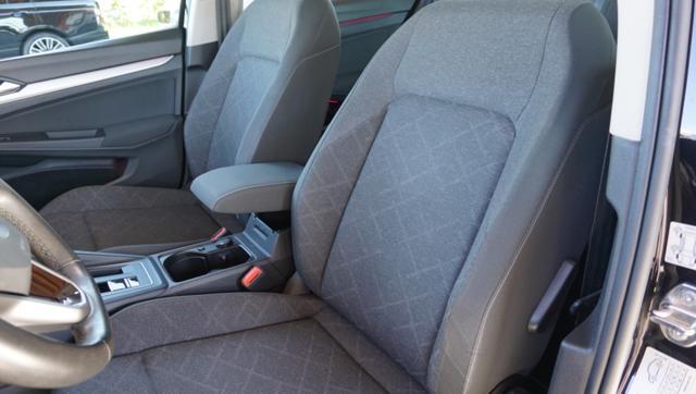VOLKSWAGEN Golf 1.0 eTSI EVO DSG Life
