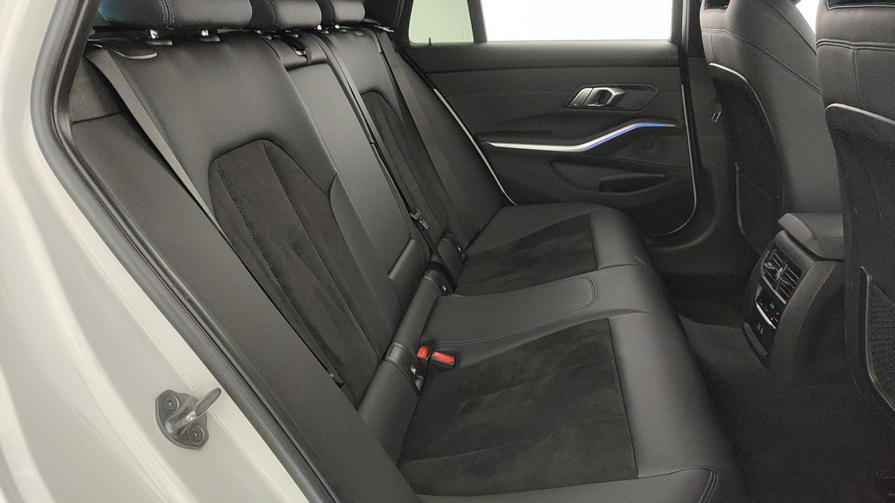BMW 320d Touring mhev 48V xdrive Msport auto