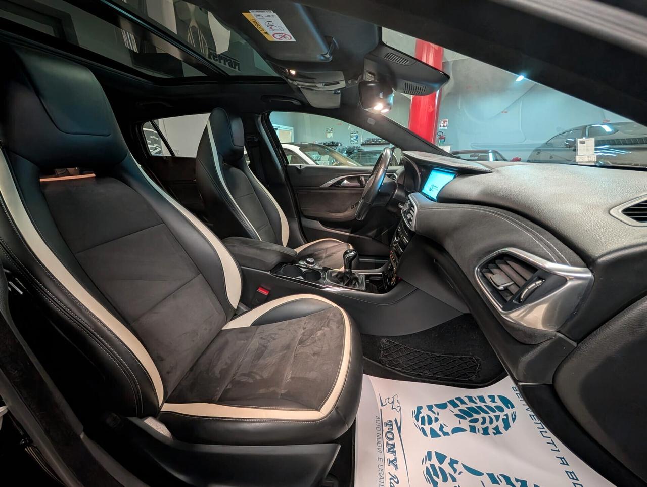 Infiniti Q30 1.5 diesel Sport Black