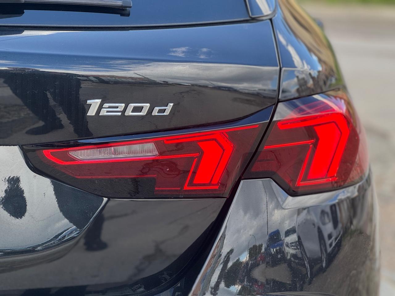 BMW SERIE 1 120D MHEV 150 CV M-SPORT DESIGN TETTO KM 0 FULL IVA