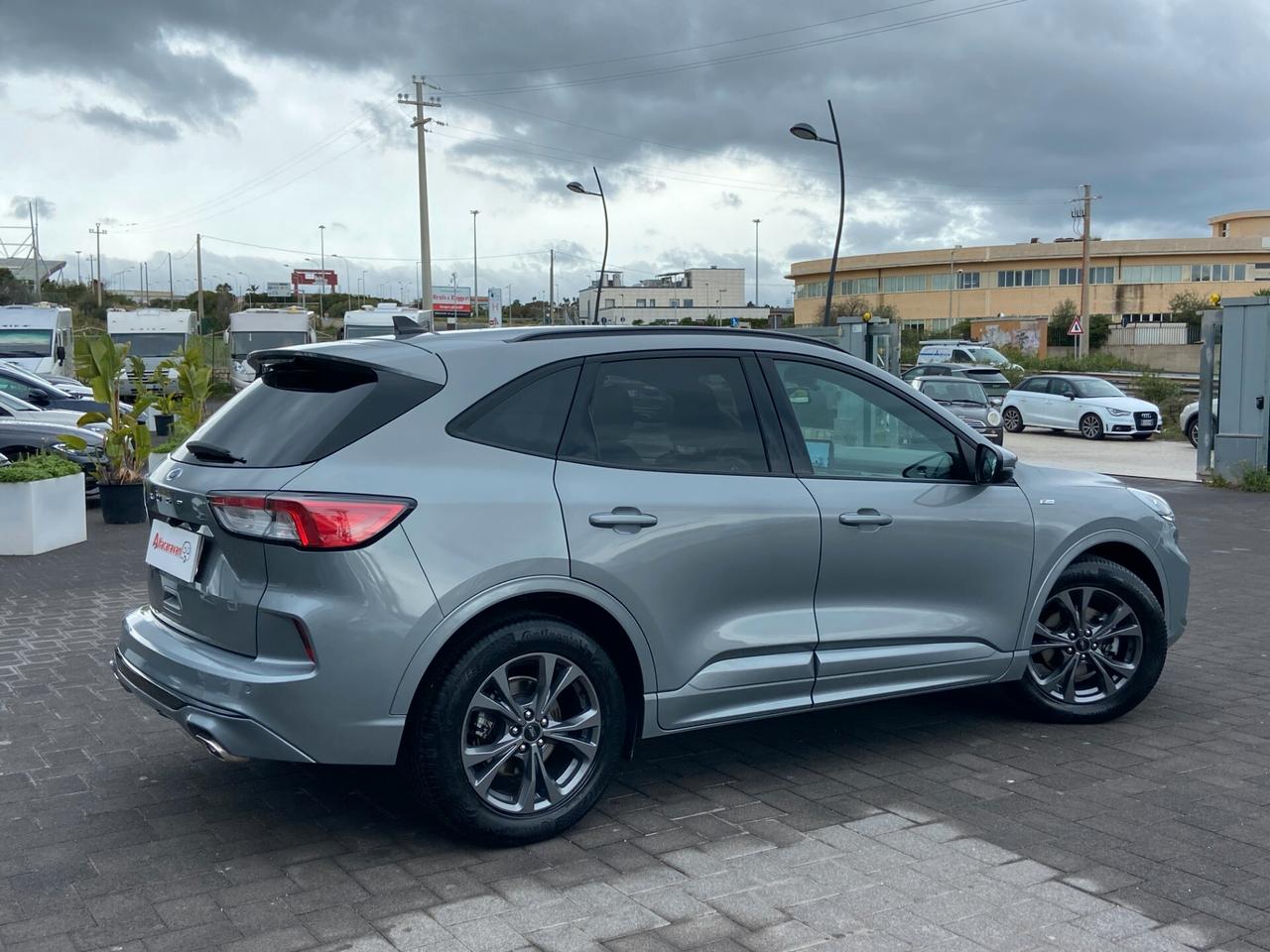 Ford Kuga 1.5 ecoblue ST-Line 2wd 120cv Autocarro