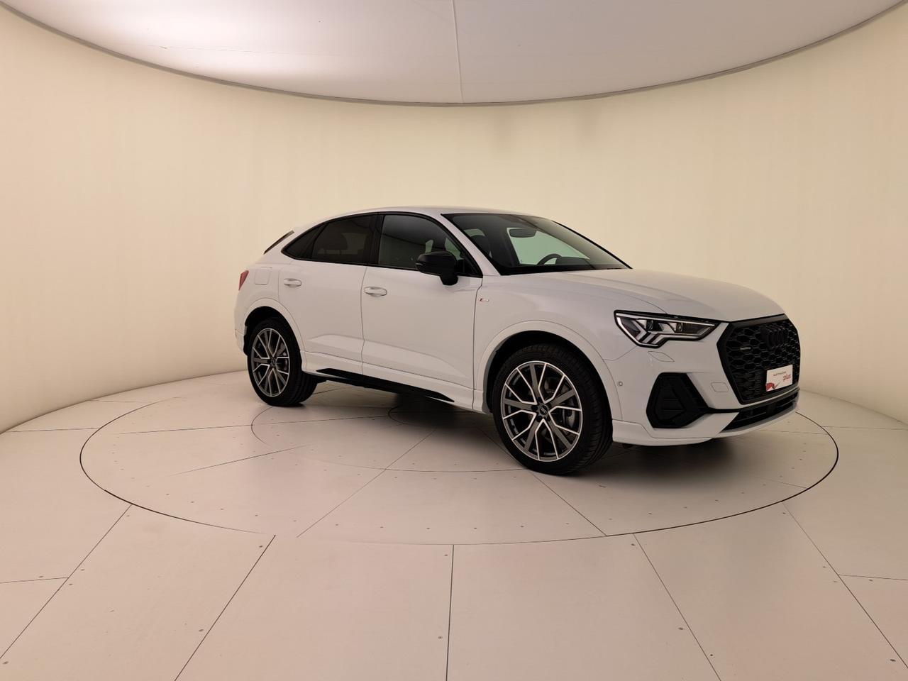 Audi Q3 sportback 40 2.0 tdi identity black quattro 193cv s-tronic