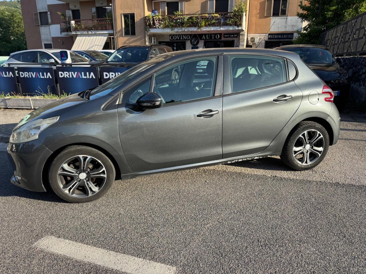 Peugeot 208 1.4 HDi 68 CV 5 porte Allure