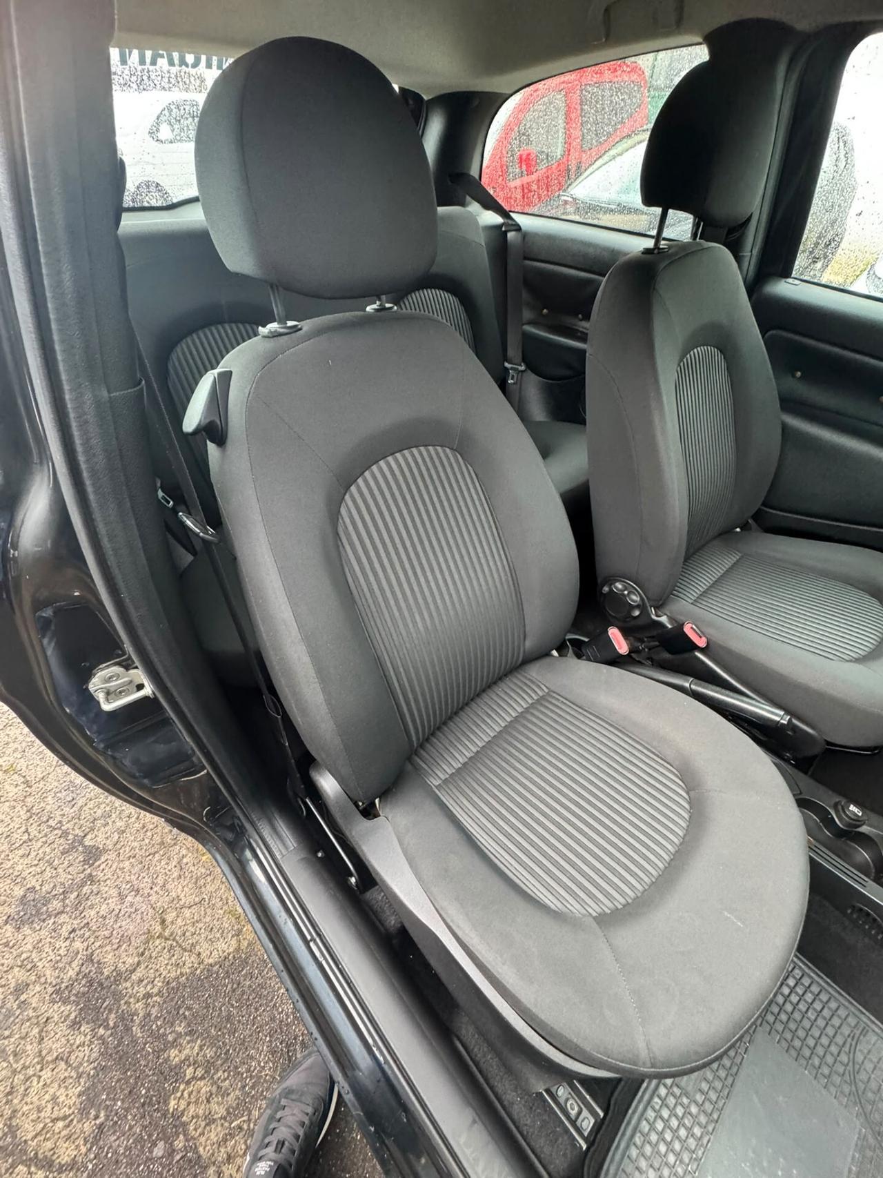 Lancia Ypsilon 1.3 MJT 75 CV Diva