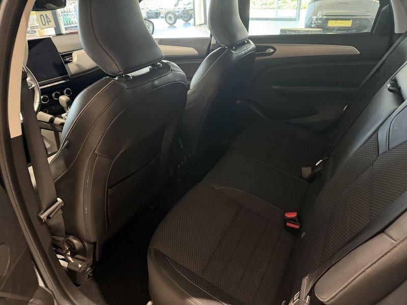 Renault Arkana E-Tech 1.6 Hybrid E-TECH 145 Techno