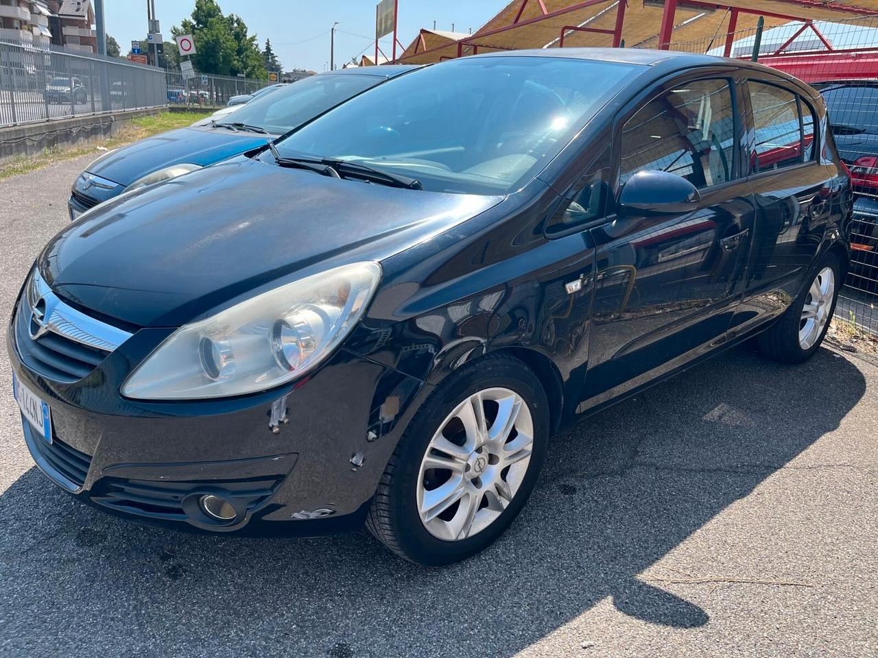 Opel Corsa 1.2 5 porte Club OK NEOPATENTATI