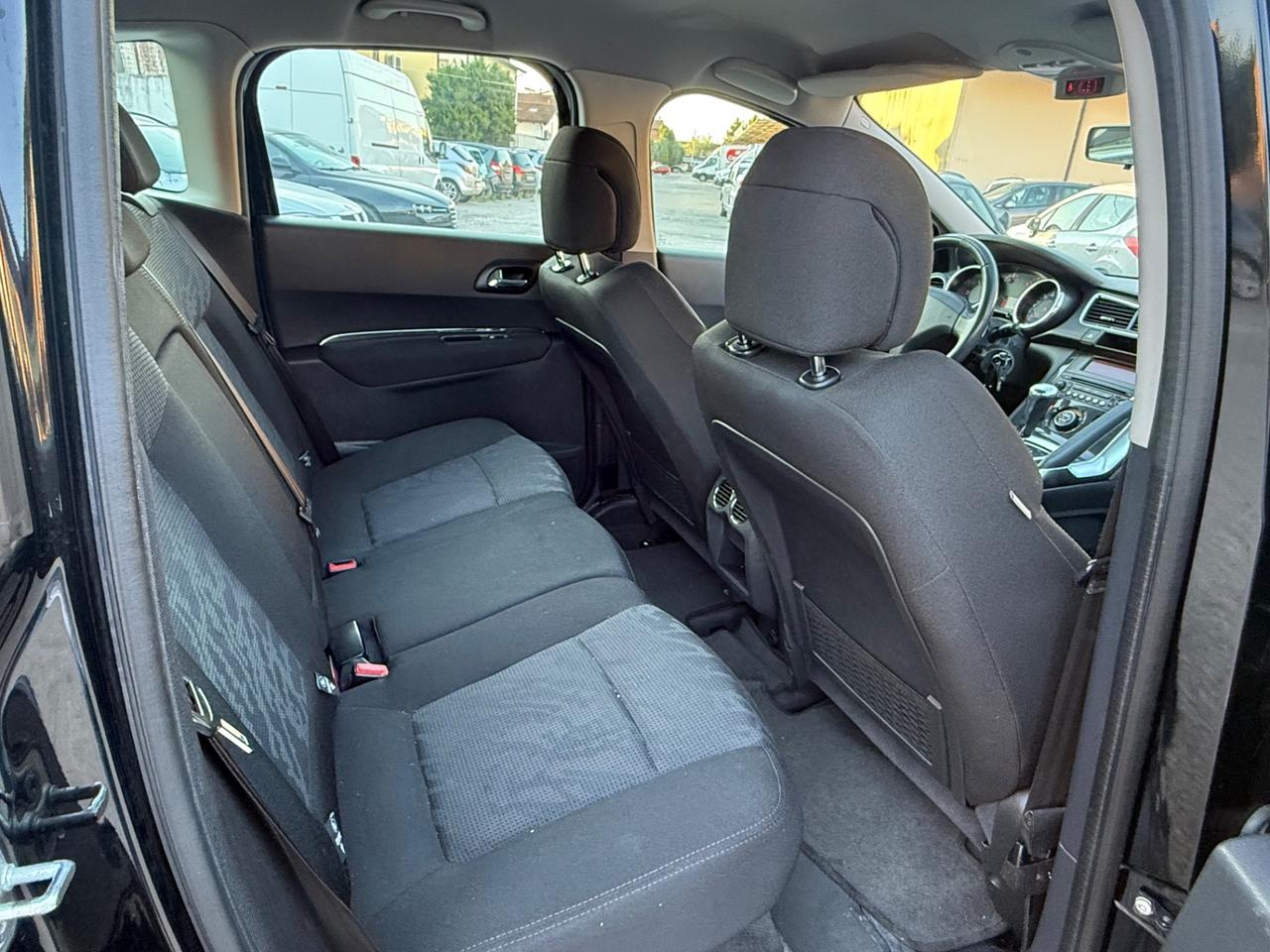 Peugeot 3008 1.6HDi 112CV cambio AUTOMATICO Premium