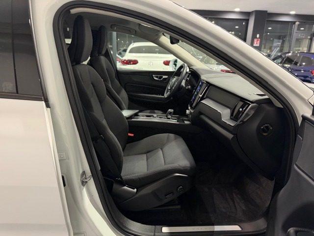 VOLVO XC60 B4 (d) automatico Mhev 197CV Momentum