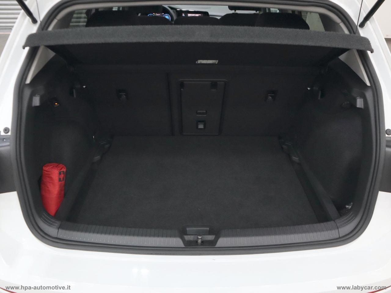 VOLKSWAGEN Golf 8 2.0TDI IQ-LIGHT FULL LED NAVI STYLE