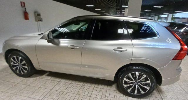 VOLVO XC60 B4 automatico Core N1 AUTOCARRO