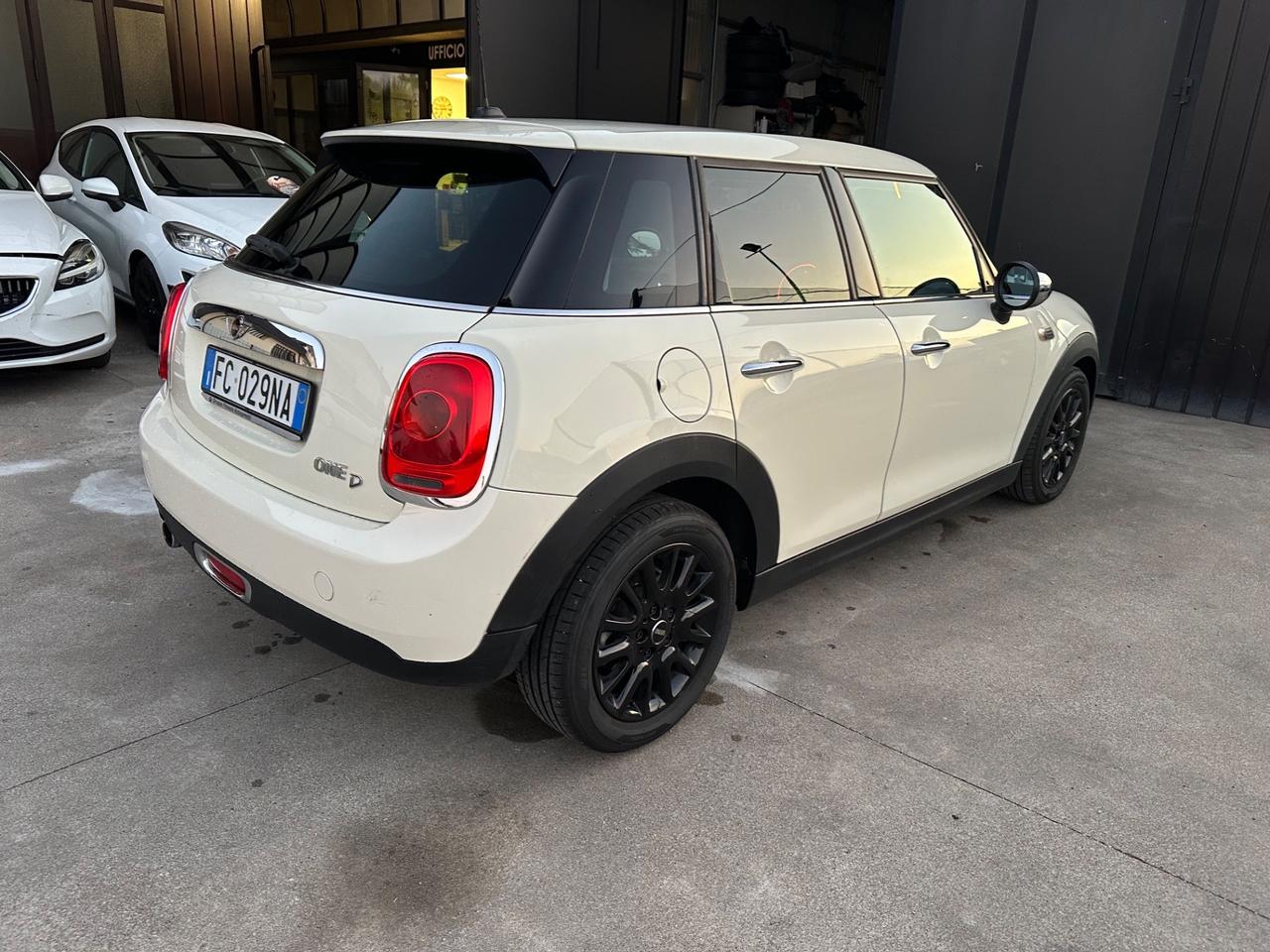 Mini 1.5 Cooper D Business XL