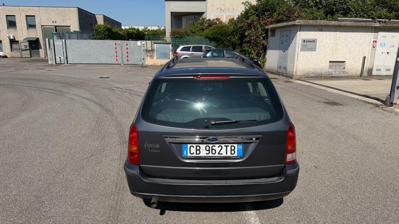Ford Focus 1.8i 16V cat SW Ghia