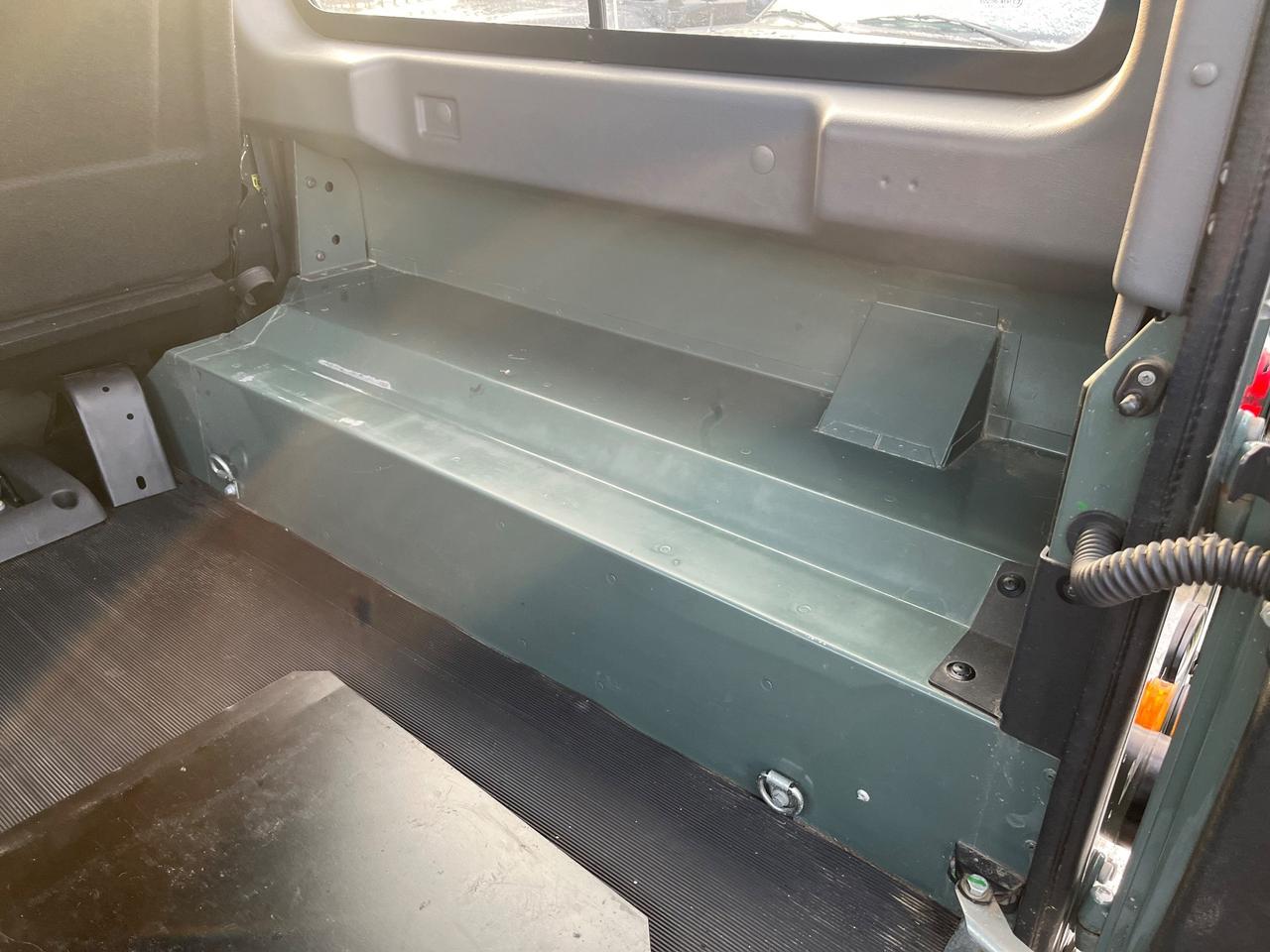 Land Rover Defender 110 2.4 TD4 Station Wagon SE